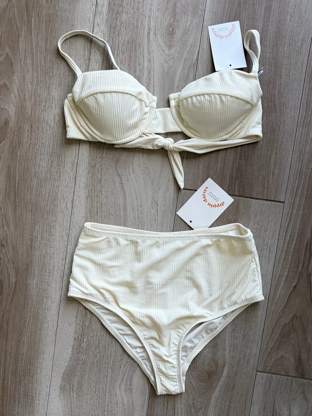 Dippin’ Daisy’s Ivory Ribbed Underwire Bikini Set NWT Size Small - Picture 2 of 2